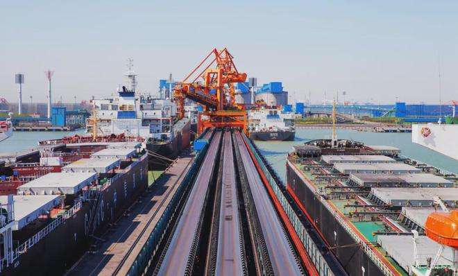 建筑與房屋的城市空拍圖
描述已自動生成